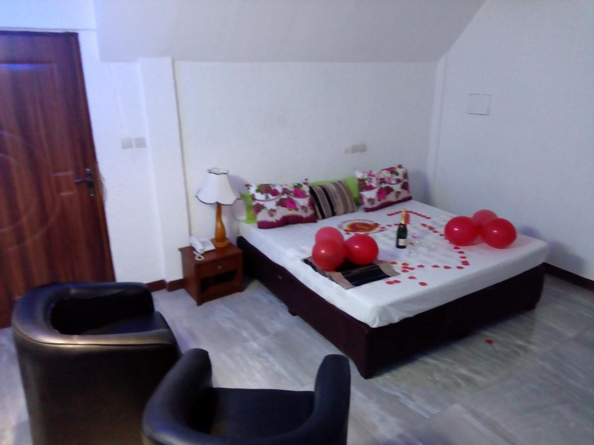 Senateur Hotel Agontinkon 코토누 외부 사진