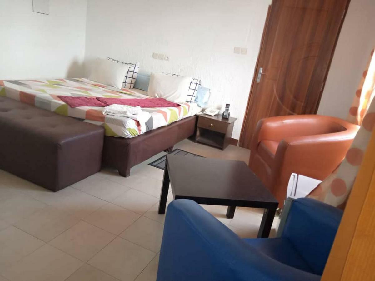 Senateur Hotel Agontinkon 코토누 외부 사진